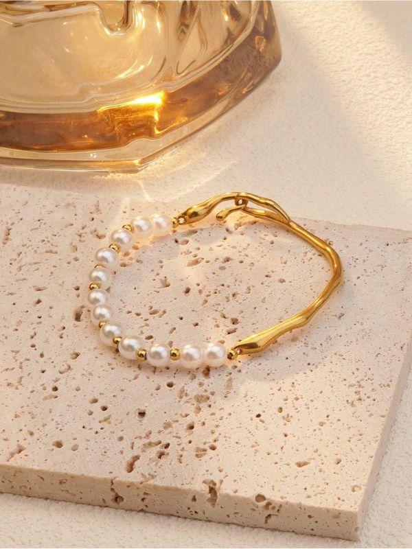 Golden Hour Pearl Bracelet