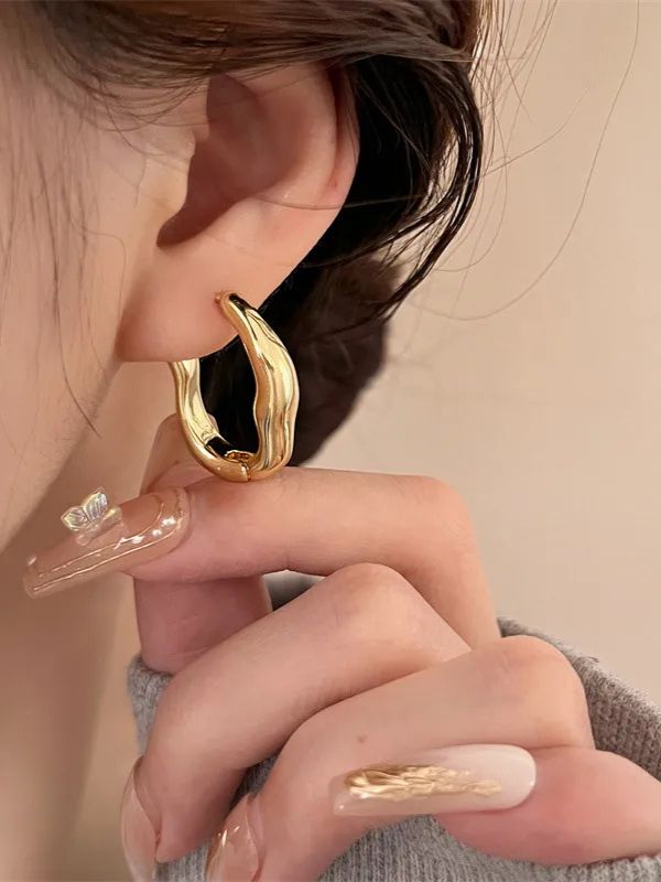 Ultimate Fluid Gold Hoops